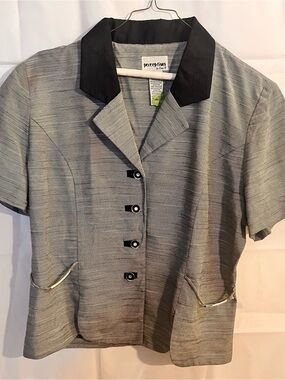 Perceptions Two-Tone Gray and Black Short Sleeve Blazer